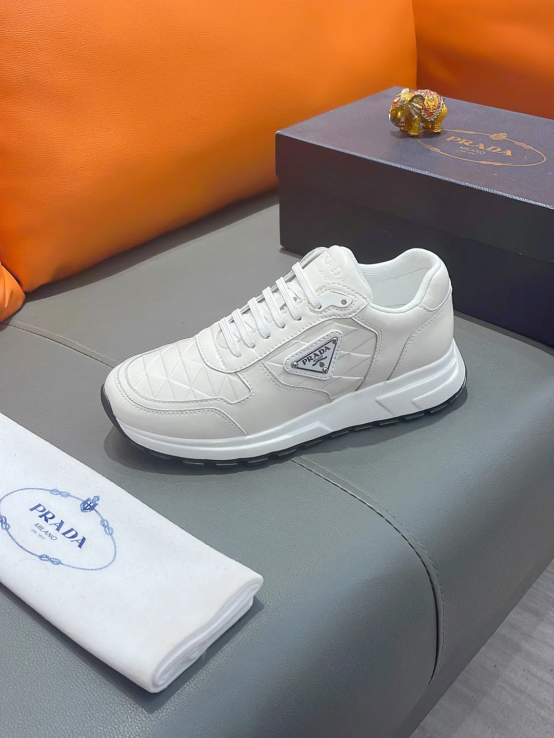 Men's shoes PRADA "Prada" P540 Regular size: 38-44 (casual shoes) Product materials: Selected cowhide upper, soft sheepskin feet, original factory special outsole.